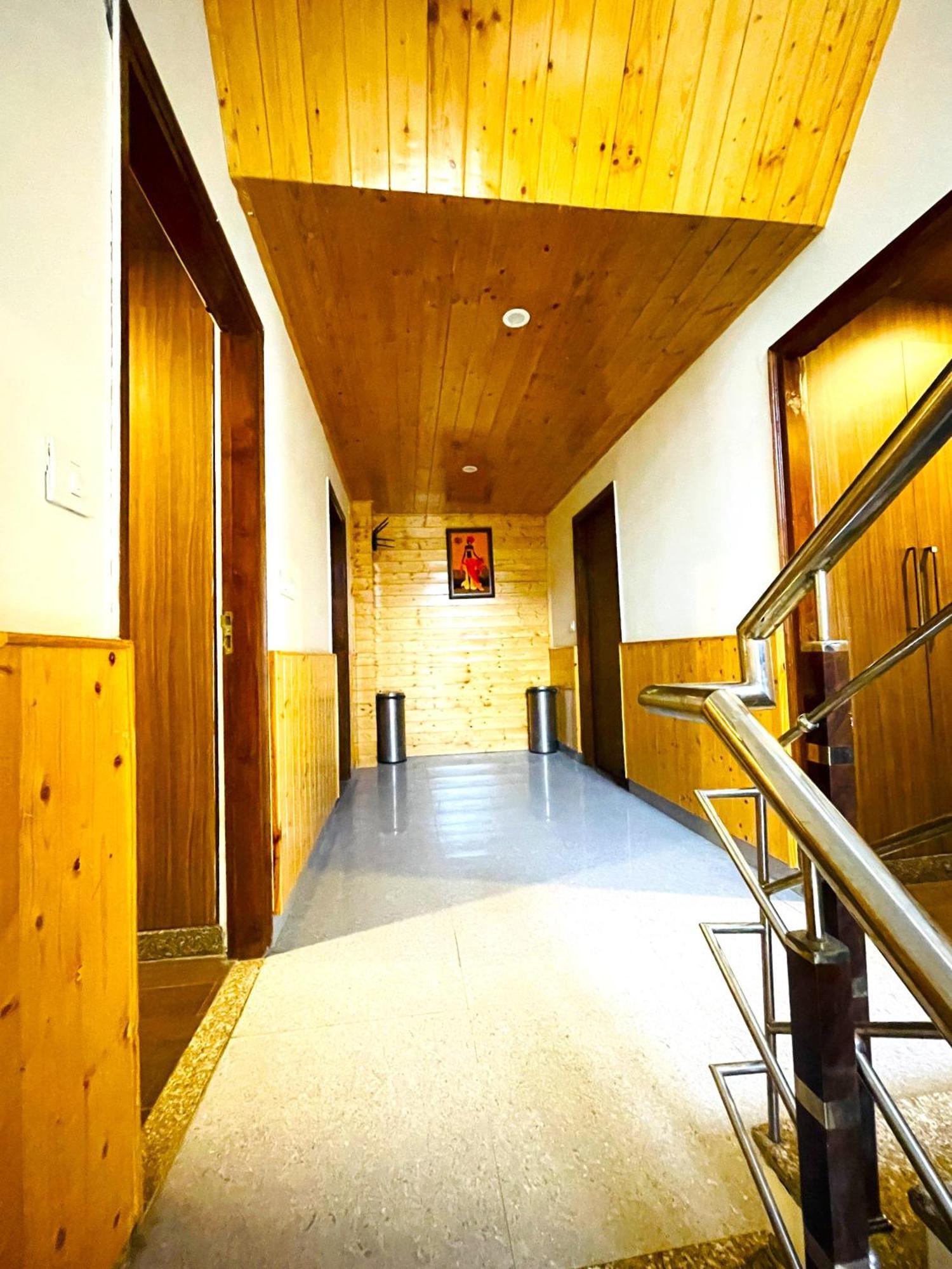 Simsa Heights Manali Hotel Exterior foto