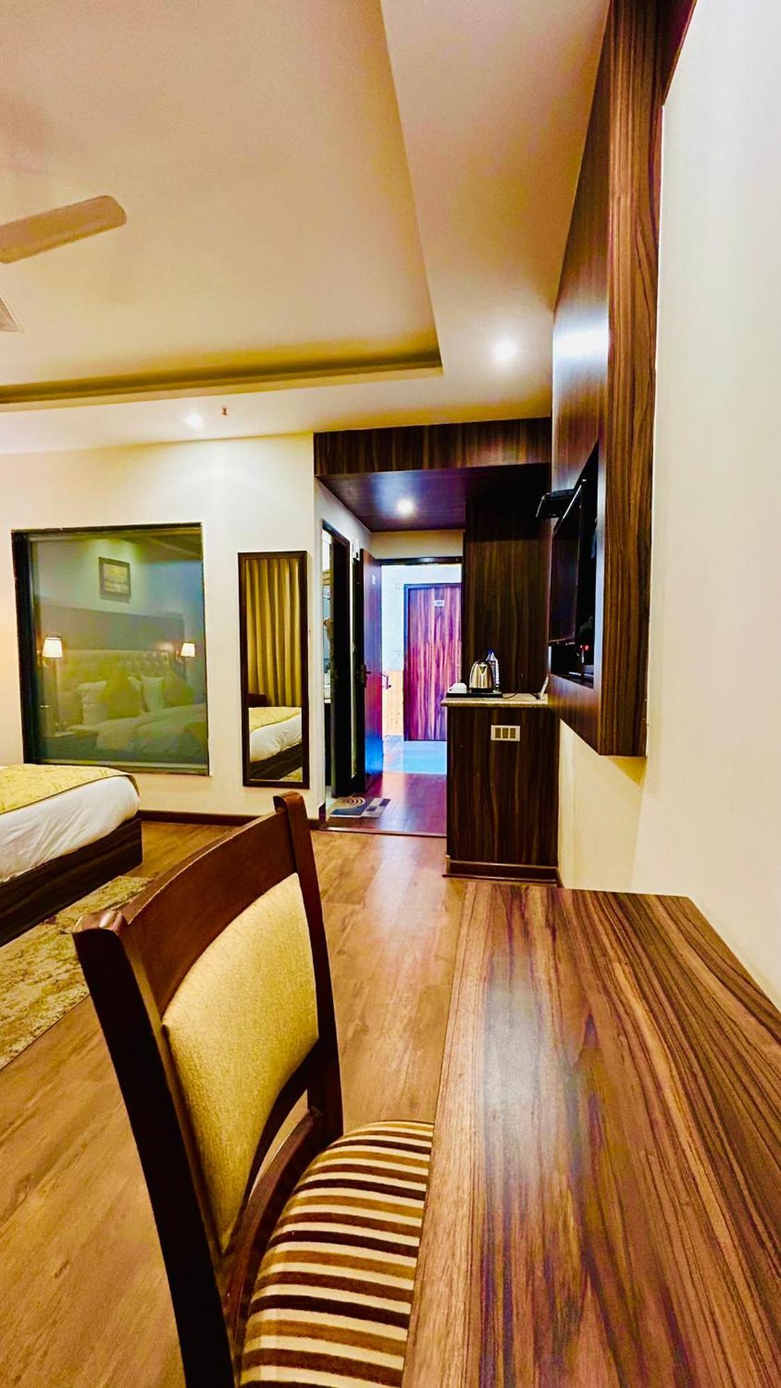 Simsa Heights Manali Hotel Exterior foto